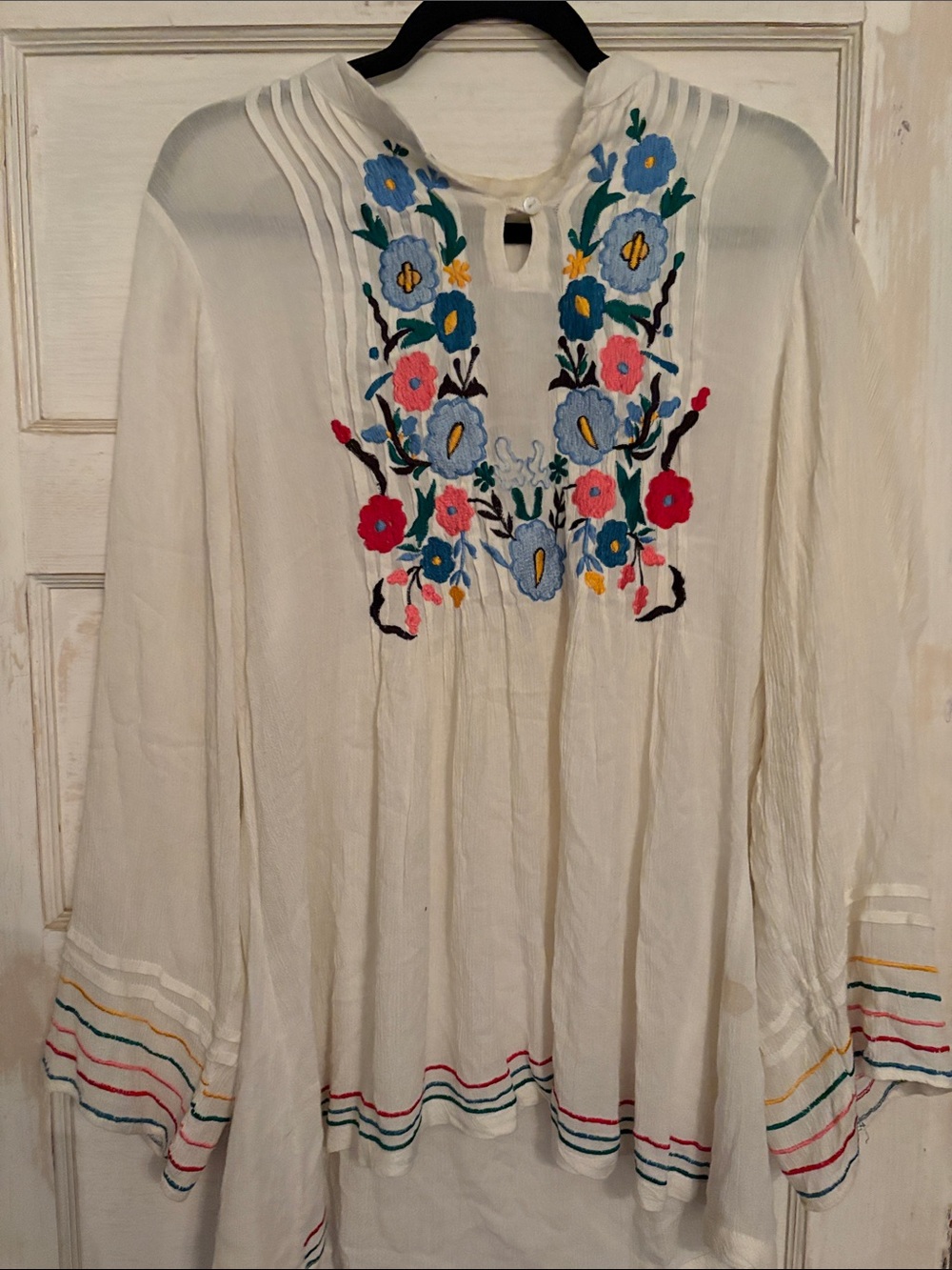 Embroidered White Floral Peasant Top